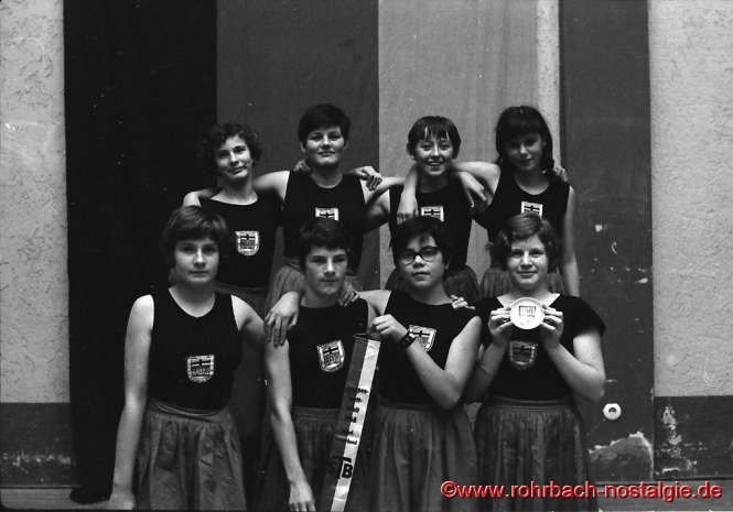 1968 Die Mädchenriege der TG wird Gruppenmeister in Vöklingen
